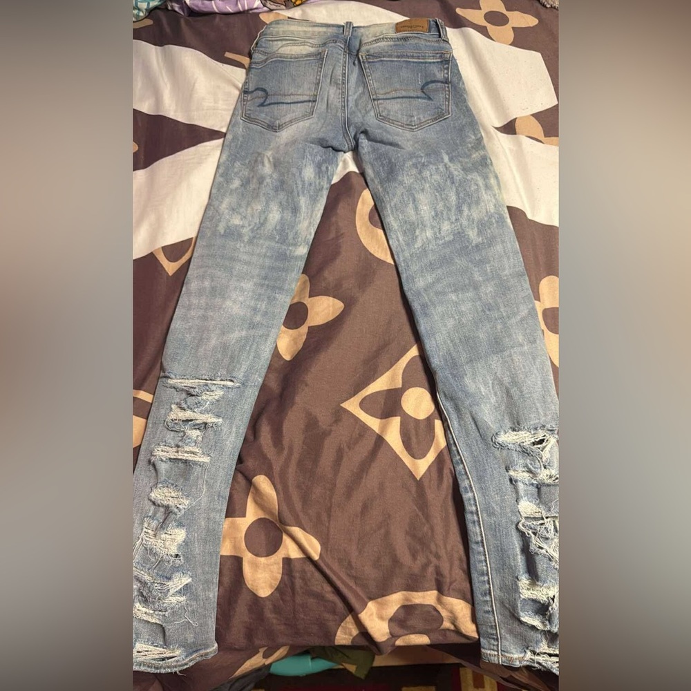 American Eagle Outfitters Light Blue Distressed Skinny Jeans